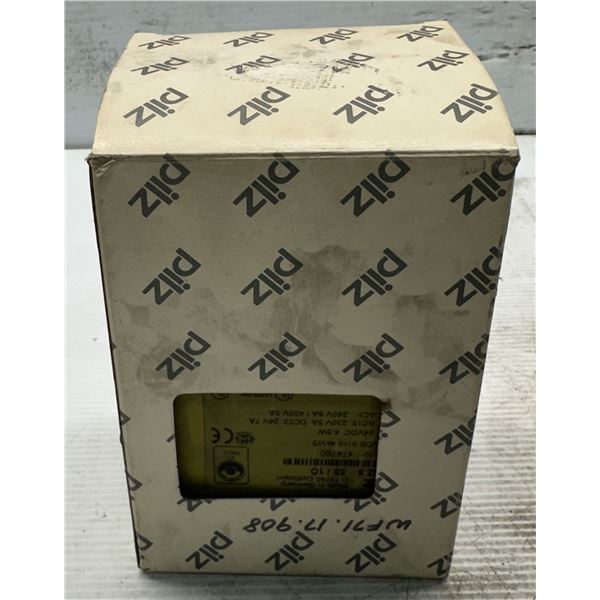 Pilz #474760 / PNOZ8 3S/10 Safety Relay