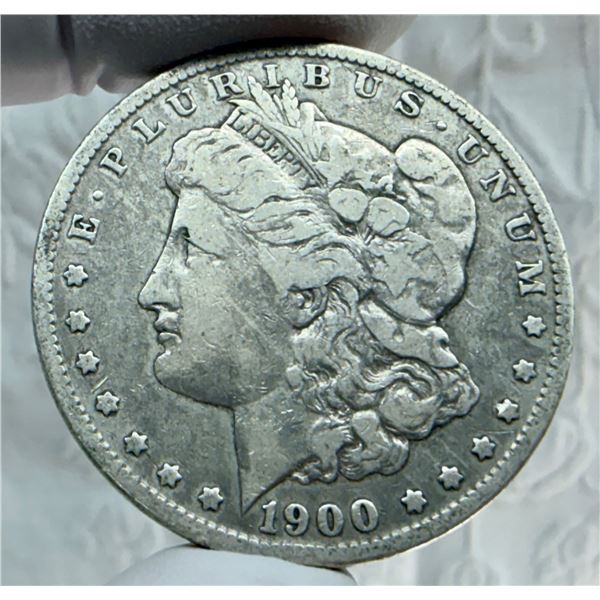 MORGAN SILVER DOLLAR - 1900O