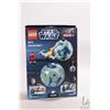 Image 2 : Lego "Star Wars" series 1 no. 9674 Naboo Starfighter & Naboo, new in factory sealed box