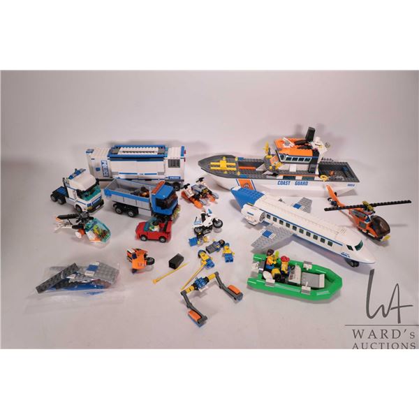 Lego "Lego City" selection of pre-built kits including Dump Truck, 60075, Helicopter 7686, 7288 Poli