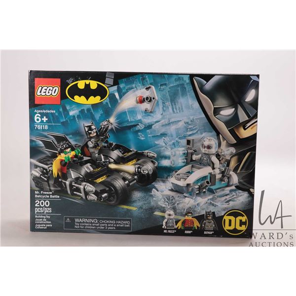 Lego 'DC Batman" no. 76118 Mr. Freeze Batcycle Battle, new in factory sealed box