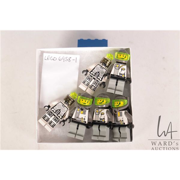 Lego "Space Explorions" no.6958 Minifigures including two Explorions Droid and four Explorion