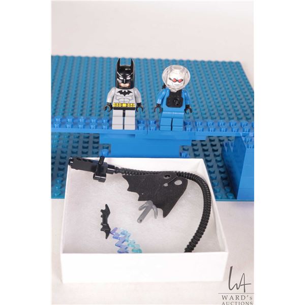Lego "Batman" no. 7884 Batman's Buggy The Escape of Mr. Freeze Minifigures
