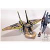 Image 2 : Two "Star Wars" no. 75024 HH-87 Star Hopper and a no. 75041 Vulture Droid pre-built kits. No Minifig