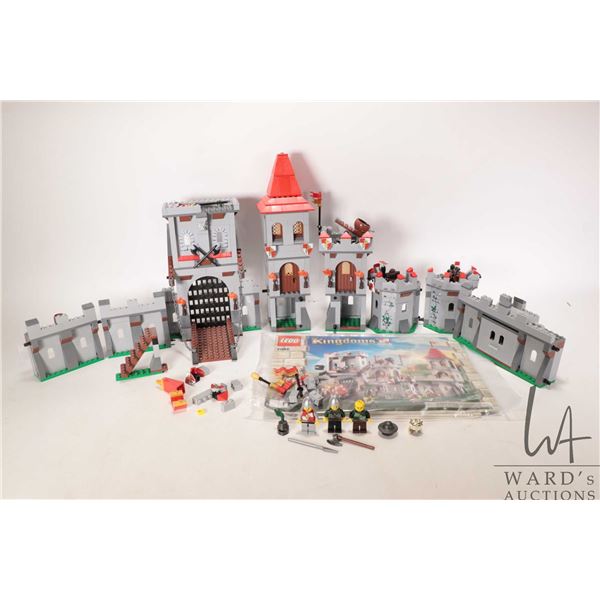 Lego "Kingdoms" no. 7946 King's Castle pre-built kit including Minifigures, manual, no boxes. Comple