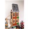Image 6 : Lego "DC Comics Super Heroes" no. 76052 Batman T.V. Series Batcave pre-built kit with Minifigures no