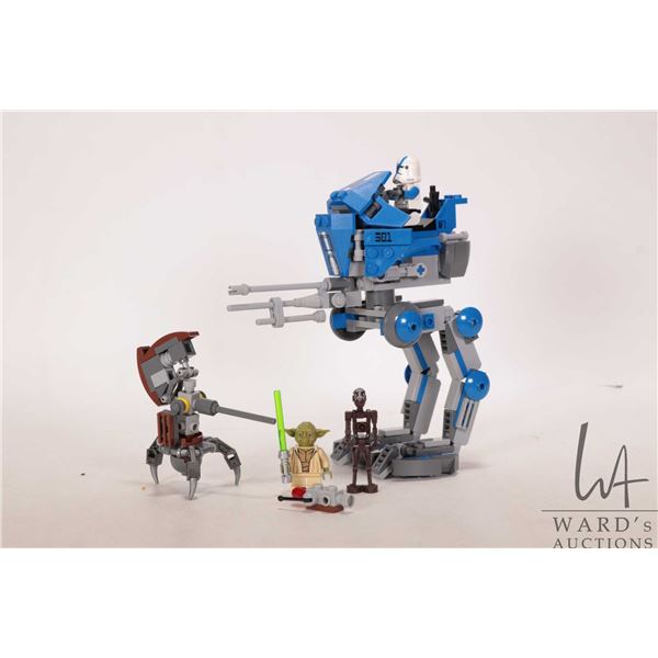 Lego "Star Wars" no. 75002 AT-RT Walker pre-built kit. Includes manual and Minifigures, no box. Comp