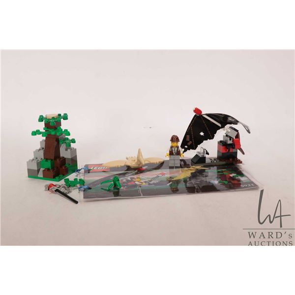 Lego "Adventurerers" no. 5921 Dino Island Research Glider pre-built kit. Includes manual and Minifig