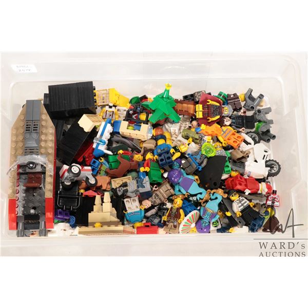 Large selection of assorted Minifigures including City Advent calendar, series Minifigures, Lego Mov