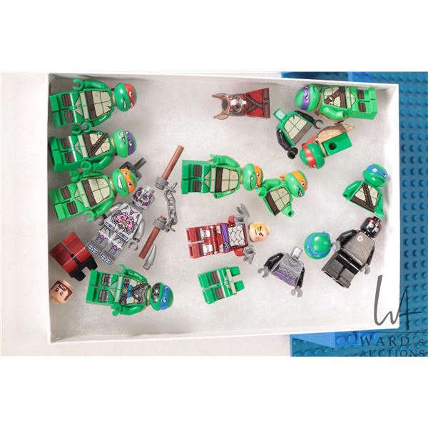 Lego "Teenage Mutant Ninja Turtles" Minifigures including Shredder, Donatello, Raphael, Michaelangel