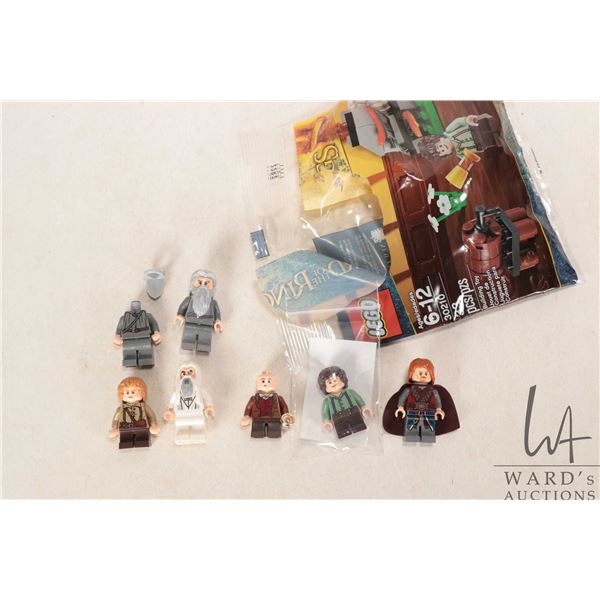 Lego "Lord of the Rings" Minifigures including Gandolf the Grey, Saruman ( no cape) Samwise Gangee, 