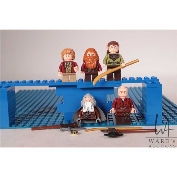 Lego "The Hobbit" Minifigures including Bilbo Baggins, Gloin the Dwarf, Oin the Dwarf (partial), par