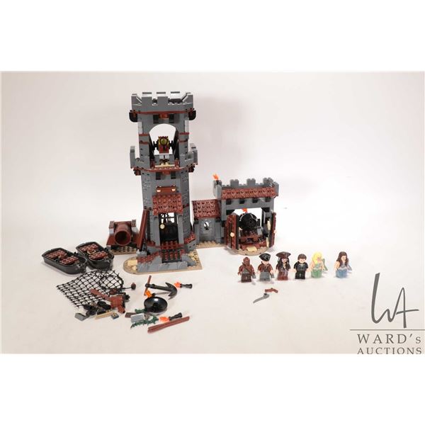Lego " Pirates of the Carribean" no. 4194 Whitecap Bay, near complete, needs cleaning, all Minifigur