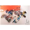 Image 2 : Selection of pre-built Lego kits including Star Wars and a selection of loose Lego bricks etc.
