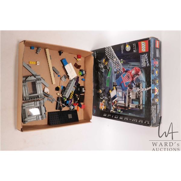 Lego Studios " Spiderman" no. 1376 Spiderman Action Studio pre-built kit includes box, no manual, no