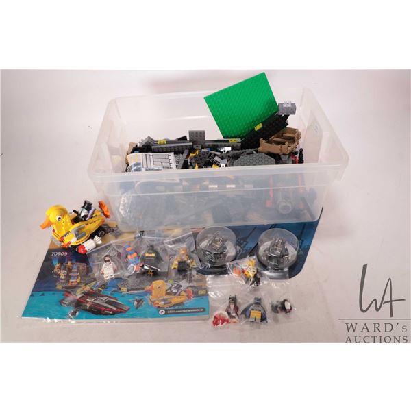 Lego " The Batmans Movie" no. 70909 Batcave Break-In including manual and Minifigures, no box.   Com