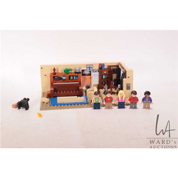 Lego "The Big Bang Theory" no. 21302 pre-built kit, no manual, no box, includes Minifigures.  Comple