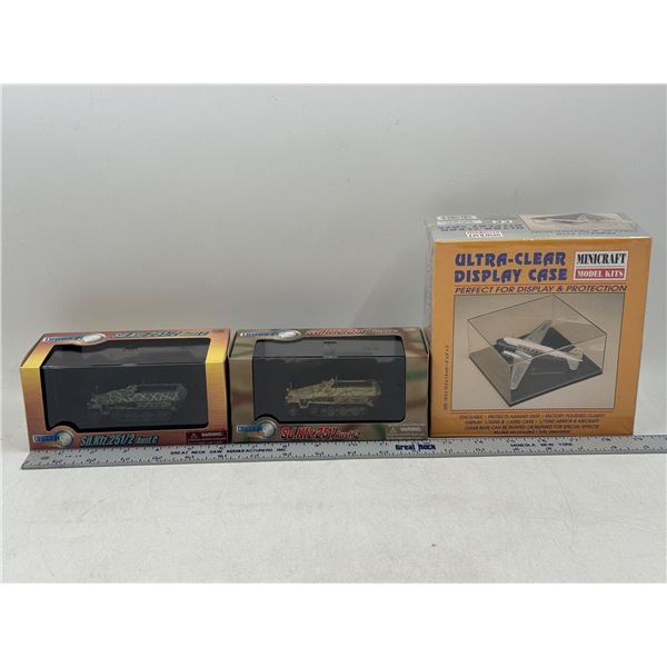 2 Dragon Diecast Tank Models & Ultra-Clear Display Case