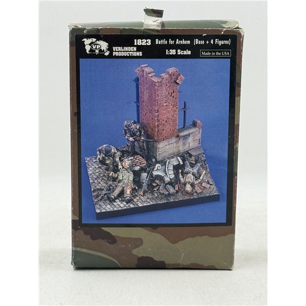 Verlinden Productions Battle for Arnhem Base & 4 Figures