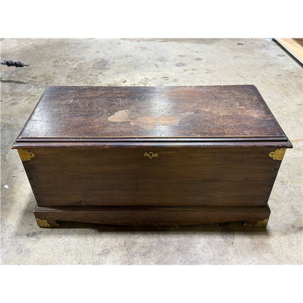 VTG Wooden Chest