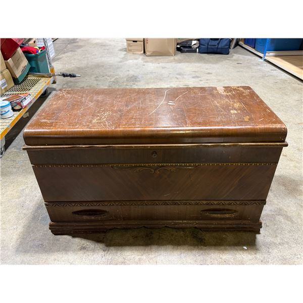VTG Honderich Furniture Chest
