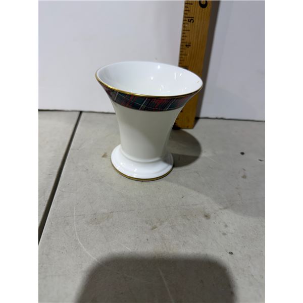 Ralph Lauren Tarton vase