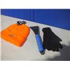 Image 1 : Toque / Gloves / Ice Scraper