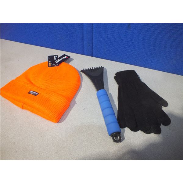 Toque / Gloves / Ice Scraper