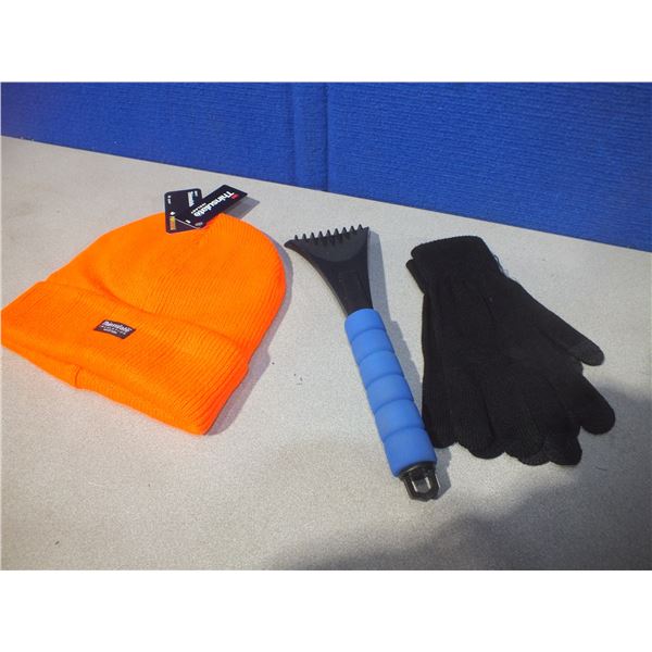 Toque / Gloves / Ice Scraper