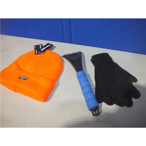Toque / Gloves / Ice Scraper