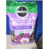 Image 1 : Two 8.8 L Bags Of Miracle Gro African Violet Potting Mix