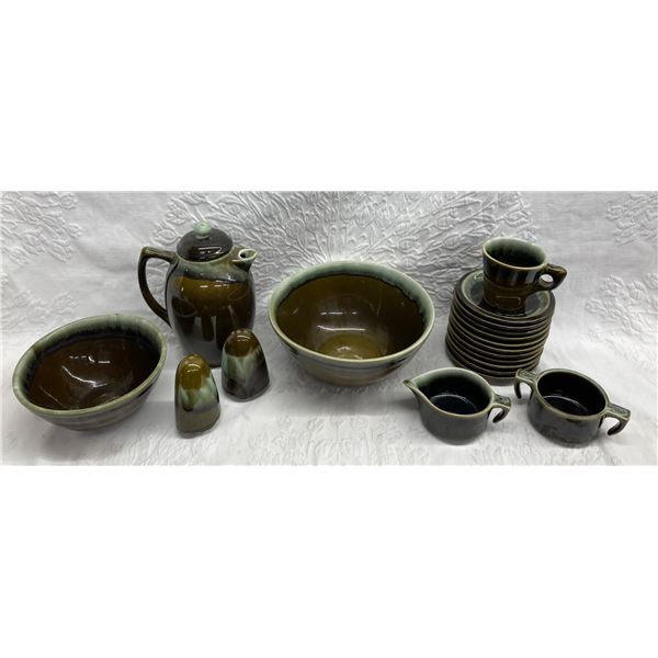 VINTAGE PFALTZGRAFF COPPER GREEN DRIP GLAZE POTTERY SET