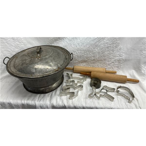 VINTAGE GALVANIZED METAL BREAD DOUGH RISING BOWL AND MISCELLANEOUS