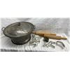 Image 1 : VINTAGE GALVANIZED METAL BREAD DOUGH RISING BOWL AND MISCELLANEOUS
