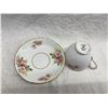Image 29 : VINTAGE TEACUPS AND SAUCERS