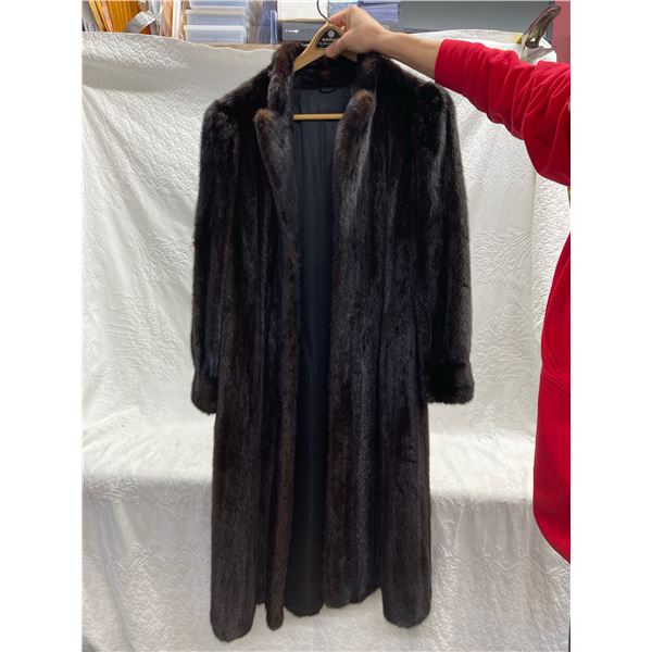 VINTAGE, FULL-LENGTH BROWN RANCH MINK FUR COAT
