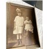 Image 5 : ANTIQUE AND VINTAGE PHOTOGRAPHS, LOT