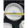 Image 9 : VINTAGE CORNINGWARE COOKWARE IN THE ICONIC "BLUE CORNFLOWER" PATTERN