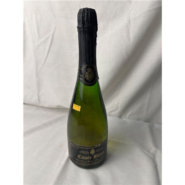 Cuvee Blanc - Sparkling Wine