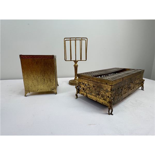 Vintage Metal Bathroom Lot