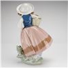 Image 2 : Lladro Hand-Painted Porcelain Figurine Sweet Scent 5221