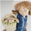 Image 4 : Lladro Hand-Painted Porcelain Figurine Sweet Scent 5221