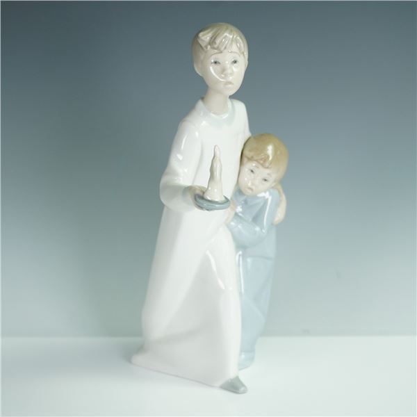 Lladro Porcelain Figurine, Boy and Girl 1004874