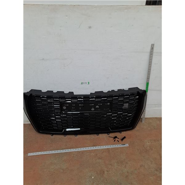 * GMC 2021 - 2024 Yukon Denali Truck Grill (Damaged) - 52" x 20" - Cannot Ship