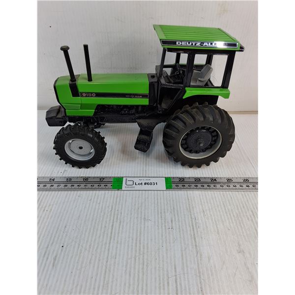 1:16 ERTL Deutz-Allis Tractor (NIB)-taken out for pictures