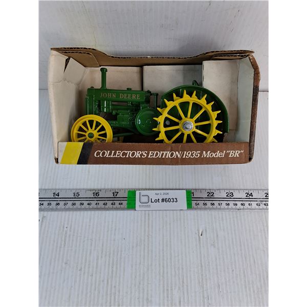 1:16 John Deere Collector's Edition 1935 Model "BR" (NIB)