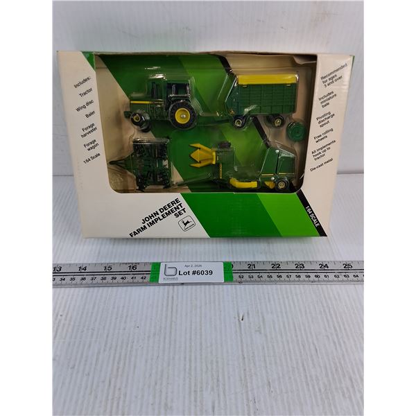 1:64 John Deere Farm Implement Set (NIB)
