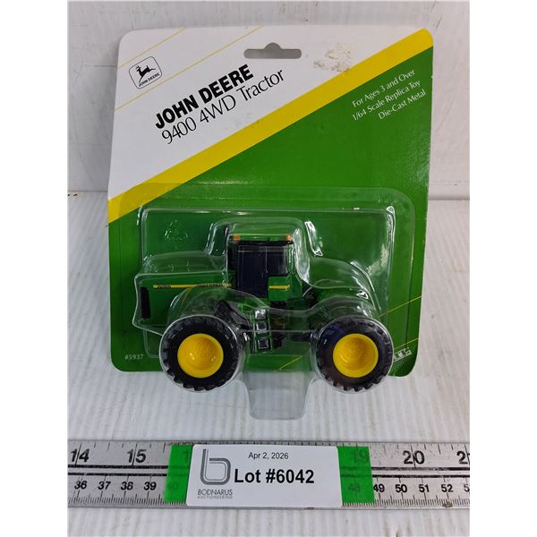 1:64 John Deere 9400 4WD Tractor (NIB)