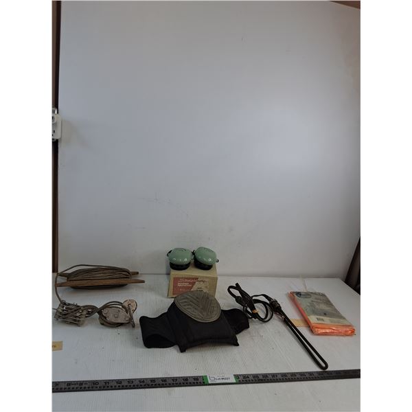 Hearing Protection, Knee Pads, Heating Element- Consigner States Working, Misc.