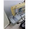 Image 4 : Vintage Singer Sewing Machine - Powers On, As Is - PICK UP